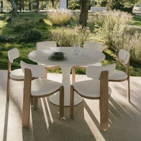 Ronde Tafelset Ø120 Cm In Eloria Cement En 6 Tuinstoelen Van Acaciahout En Malta Bouclé Stof Wit - Sklum