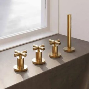 Hotbath Chap badrandcombinatie met 2 stopkranen geborsteld messing PVD