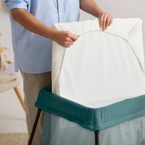 Reisbed light met hoeslaken