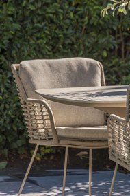 4 Seasons Outdoor Fabrice tuinset latte met Capri tafel met barrelvormig blad 280 x 110 cm  Tuinset    beige weerbestendig