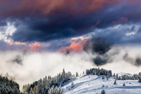 Foto Dramatic dawn in winter mountains in the Alps, Anton Petrus