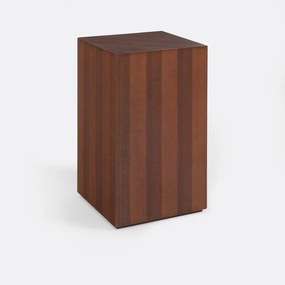 Bijzettafel van eiken- en walnootfineer, STRELA