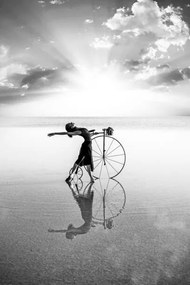 Kunstfotografie Ballerina dancing with old bicycle on the lake, 101cats, (26.7 x 40 cm)