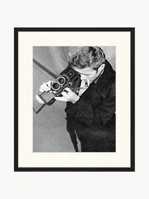 Ingelijste print James Dean with Camera