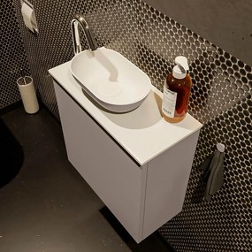 Mondiaz Fowy toiletmeubel 50cm smoke met taupkleurige waskom links en kraangat