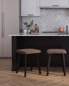 Mazzoni MILO Bruin (stof Storm 18)/zwart beuken onderstel - VIERKANTE GESTOFFEERDE KRUK VOOR KEUKEN/WOONKAMER