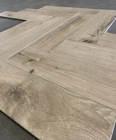 Houtlook Tegel Visgraat 15x60 Cm Franse Eiken Beige DC4