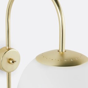 Wandlamp in messing en opaline glas, Moricio