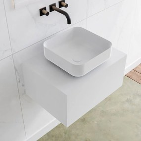 Zaro Lagom volledig naadloos solid surface onderkast met topblad 60cm mat wit met 1 lades Push tot open. Compleet met solid surface opzetkom met 0 kraangat(en)