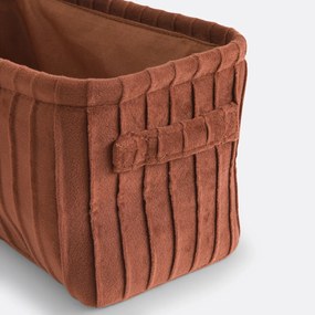 Mand in plissé fluweel, Velvetas