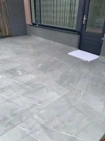 Hoogglans Vloertegel 80x80 Cm Arma Licht Grijs Marmerlook NR70