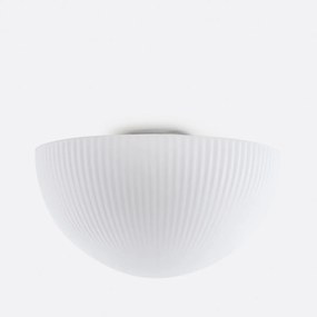 Plafondlamp of wandlamp, in gestreept opaline glas, diameter 33 cm, Loulou