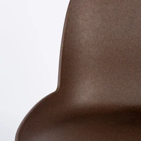 Zuiver Albert Kuip Moderne Kuipstoel Coffee Met Zwart Onderstel
