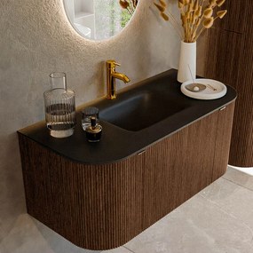 Mondiaz Kurve 100cm badmeubel ronding links/rechts walnut met 1 lade en 2 deuren en wastafel grunne midden 1 kraangat urban