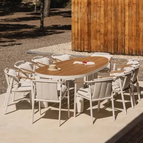 Taneli Ovale Tafelset, 260x110 Cm, Gemaakt Van Aluminium En Teakhout, En 10 Yervin Tuinstoelen, Gemaakt Van Aluminium En Bouclé Teakhout - Sklum