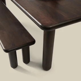 Walnoot Eettafel Met Ronde Poten 200 Cm - 200 X 100cm.
