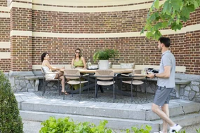 4 Seasons Outdoor Bora tuinset naturel met RVS Prado tafel - ellips teak blad 240 cm Tuinset beige weerbestendig