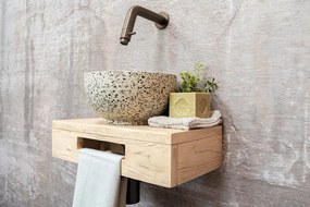 Saniclear Seba fonteinset met eiken plank, zwart-witte terrazzo waskom en kraan in verouderd messing voor in het toilet