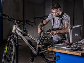 KWB Gereedschapskoffer 80-delig in Aluminium Koffer