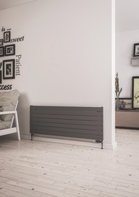 Eastbrook Addington type 10 radiator 140 x 51,4cm 1055 watt antraciet