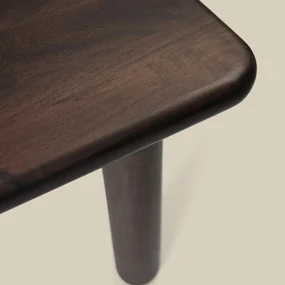 Walnoot Eettafel Met Ronde Poten 200 Cm - 200 X 100cm.