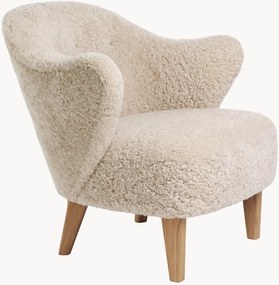 Schapenvacht fauteuil Ingeborg met eikenhouten poten