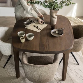 Eleonora Taylor Unieke Eettafel Hout Kiezelvorm - 140 X 120cm.