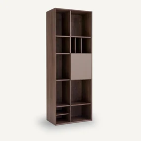 Boekenkast in notenhout, deur in leer, Mikube