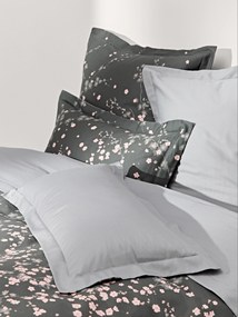 Katoensatijnen dekbedovertrek Sakura met bloemenprint