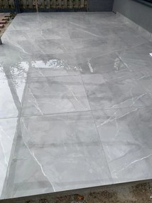 Hoogglans Vloertegel 80x80 Cm Arma Licht Grijs Marmerlook NR70