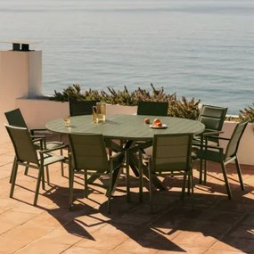 Uitschuifbare Tuintafel Barces 145-200x145 Cm En 8 Stapelbare Tuinstoelen Met Armleuningen Van Aluminium Karena Groen – Intens Olijf - Sklum
