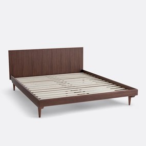 Bed + lattenbodem in walnoot en walnootfineer, Quilda