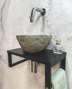 Saniclear Lovi fonteinset met rivierstenen waskom en chromen kraan voor in het toilet
