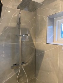 Hoogglans Vloertegel 80x80 Cm Arma Licht Grijs Marmerlook NR70