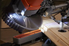 Black&amp;Decker BES700-QS Afkort- en verstekzaag