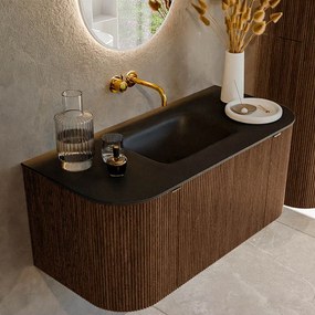 Mondiaz Kurve 100cm badmeubel ronding links/rechts walnut met 1 lade en 2 deuren en wastafel grunne midden zonder kraangat urban