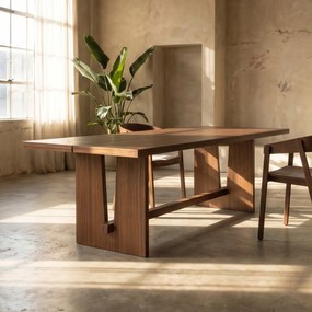 Stijlvolle Walnoot Eettafel 240 - 240 X 110cm.