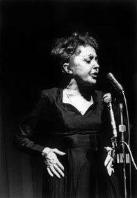 Foto Edith Piaf on Stage, Paris, 1962