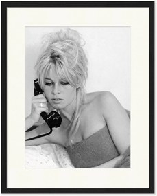 Ingelijste foto Brigitte on The Phone, handgemaakt