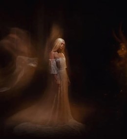 Ilustratie Fantasy Blonde Woman in Ethereal Setting, Kharchenko_irina7