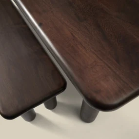 Walnoot Eettafel Met Ronde Poten 200 Cm - 200 X 100cm.