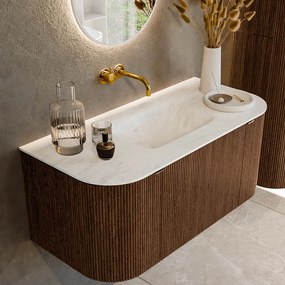Mondiaz Kurve-dlux 100cm badmeubel ronding links/rechts walnut met 1 lade en 2 deuren en wastafel grunne midden zonder kraangat opalo