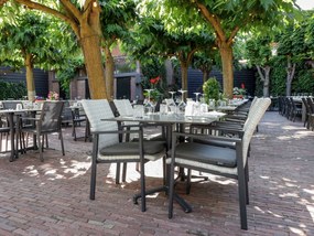 Diningset Manifesto  | 6 personen sintered stone | Tuinset stapelbaar | 7-delig | Kees Smit Tuinmeubelen