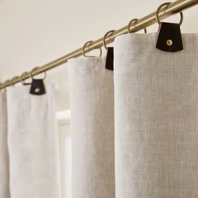 Verduisteringsgordijn van gewassen linnen, leren lussen, Private