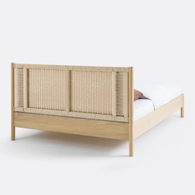 Bed met lattenbodem, Taga