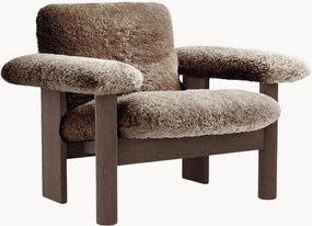 Loungefauteuil Brasilia van eikenhout met schapenvachtbekleding