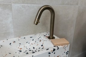 Saniclear Terrazzo fonteinset met gebogen kraan in verouderd messing