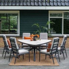 Garden Impressions Tulli tuintafel 170x170 cm driehoek - light teak vironwood